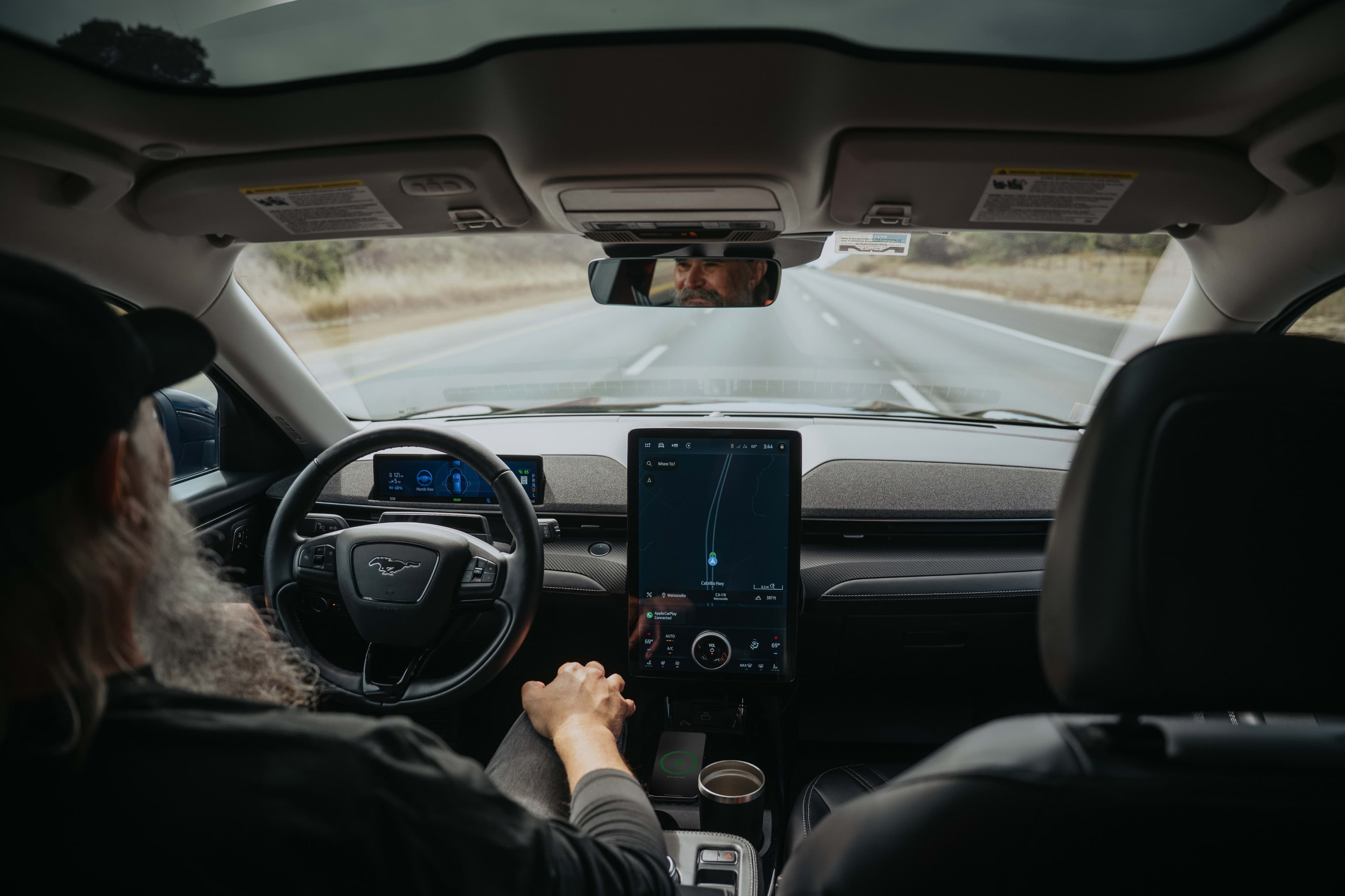 Một góc ngoại thất Mustang Mach-E trong bài thử nghiệm thực tế.